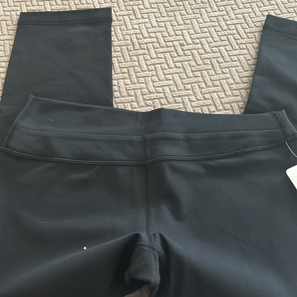 Lululemon Wunder Under Crop - Picture 5 of 7